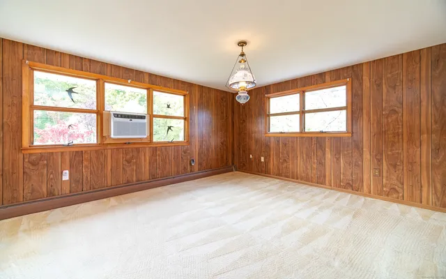 $900,000 | 28 Cemetery Road, Willington, CT 06279