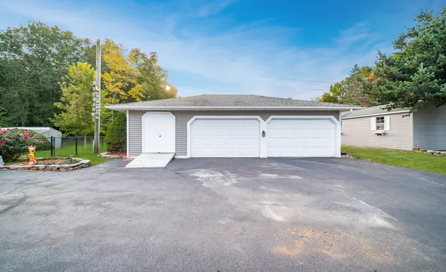 $900,000 | 28 Cemetery Road, Willington, CT 06279