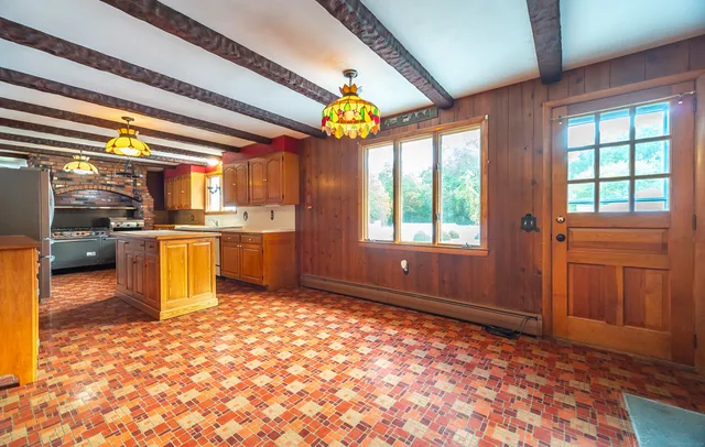 $900,000 | 28 Cemetery Road, Willington, CT 06279