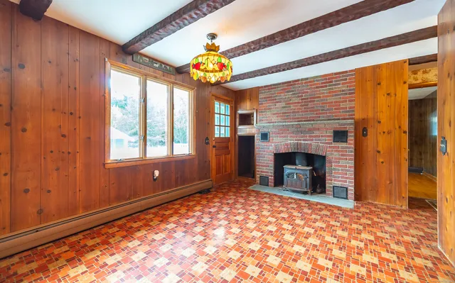 $900,000 | 28 Cemetery Road, Willington, CT 06279