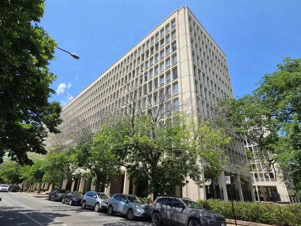 $185,000 | 1450 East 55th Place, Unit 920S, Chicago, IL 60637