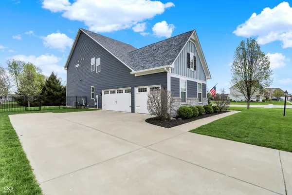 $650,000 | 7539 Sly Fox Drive, Indianapolis, IN 46237