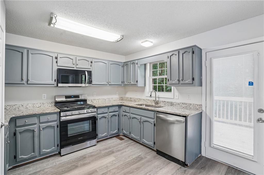 301 Madeline Way Temple, GA 30179 - Photo 2 of 29