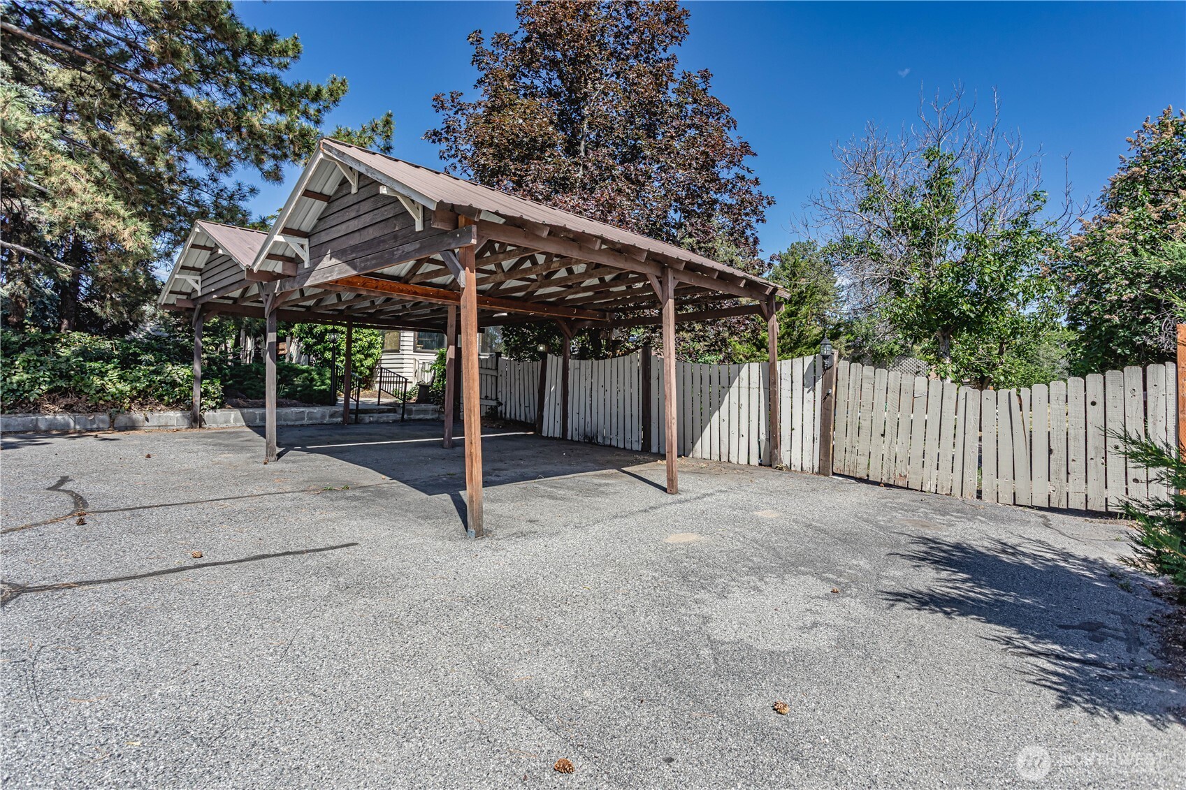 1314 Walnut Street Wenatchee, WA 98801 - Photo 40 of 40 a view of a backyard