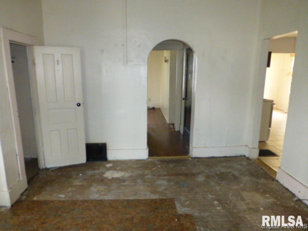 2108 East Lawrence Avenue Springfield, IL 62703 - Photo 3 of 5 Gallery Image 3
