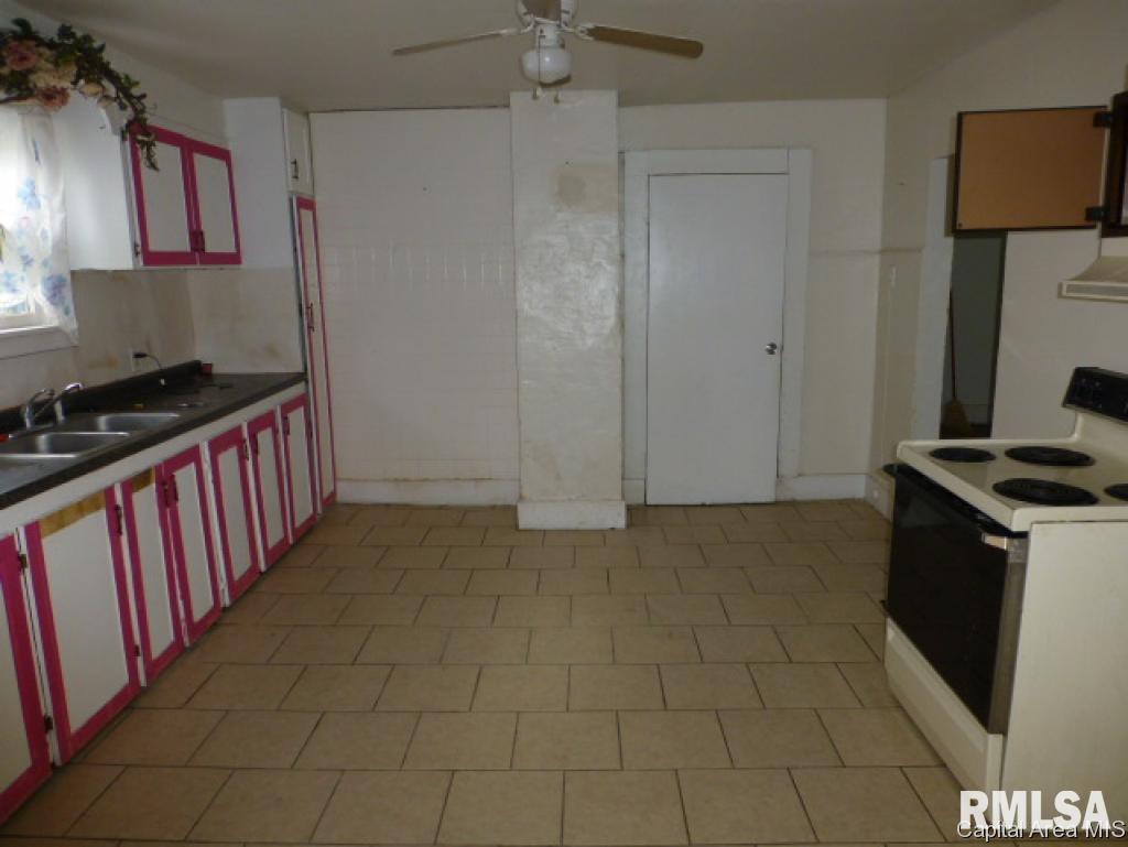2108 East Lawrence Avenue Springfield, IL 62703 - Photo 4 of 5 Gallery Image 4