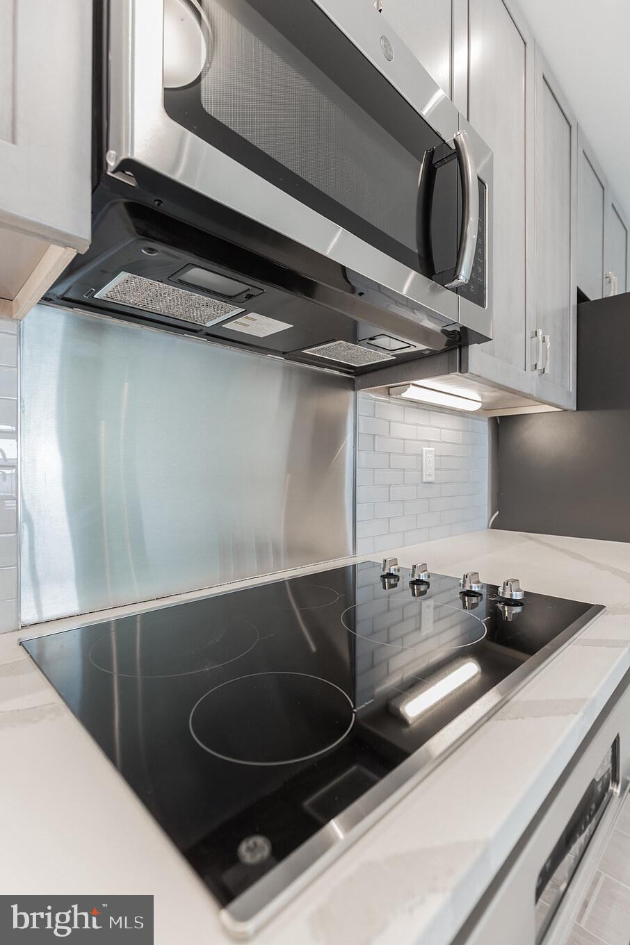 14732 Patuxent Avenue Solomons, MD 20688 - Photo 10 of 31 a close view of stove