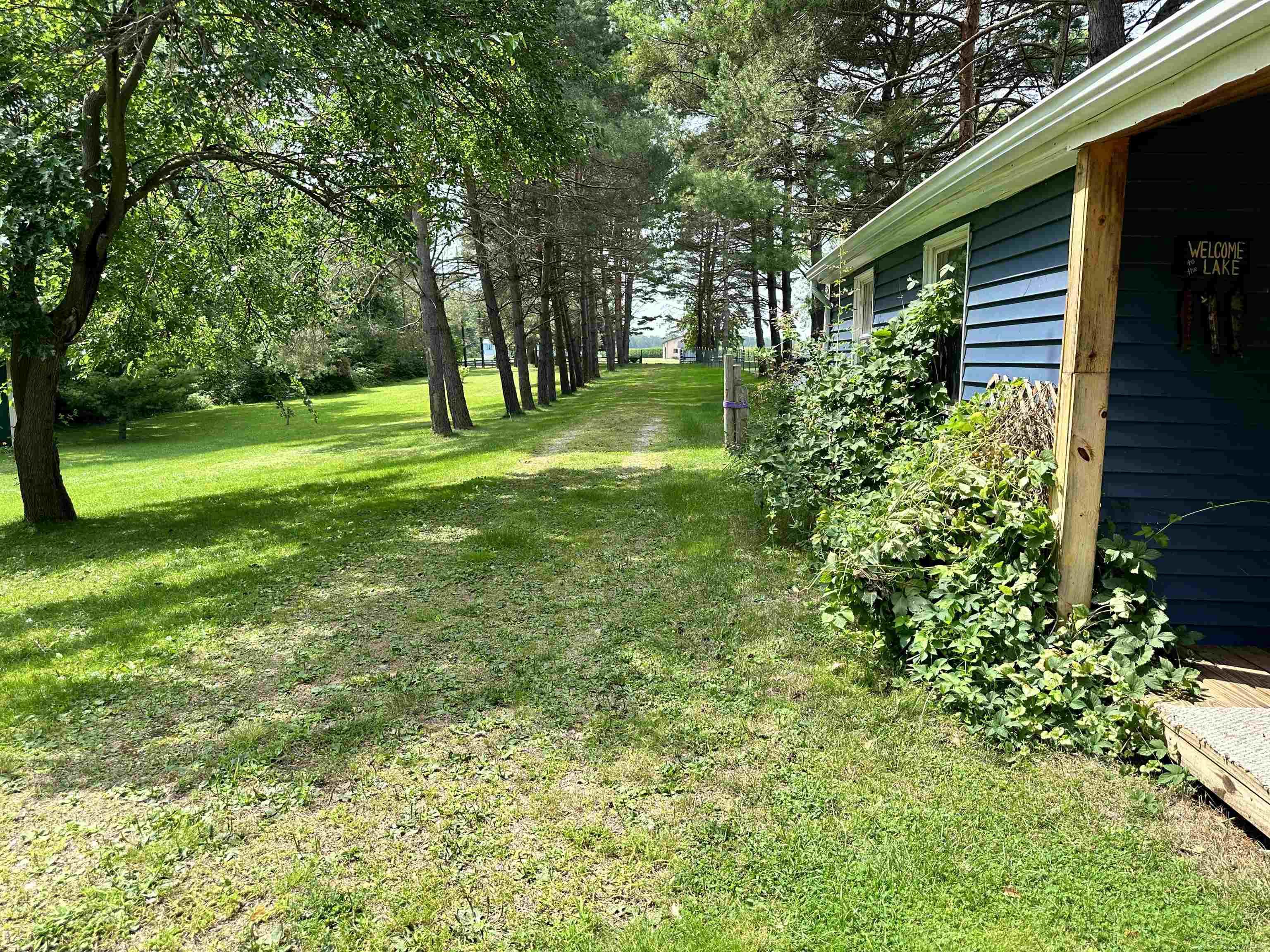 5180 Lakeshore Road Deckerville, MI 48427 - Photo 42 of 56 50118664-41.JPG