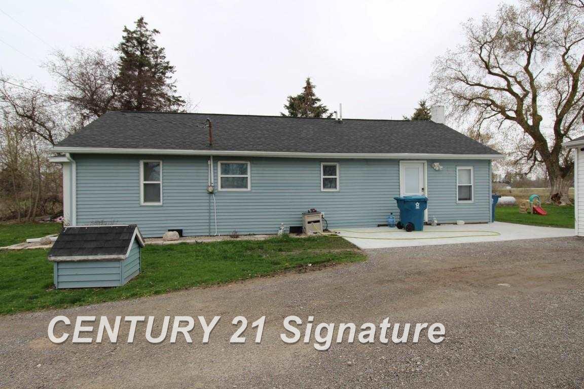 559 East Kitchen Road Pinconning, MI 48650 - Photo 2 of 8