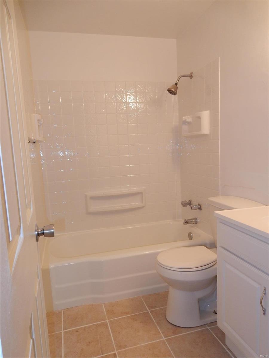 3735 Edmundson Road St. Louis, MO 63114 - Photo 5 of 13 Gallery Image 5