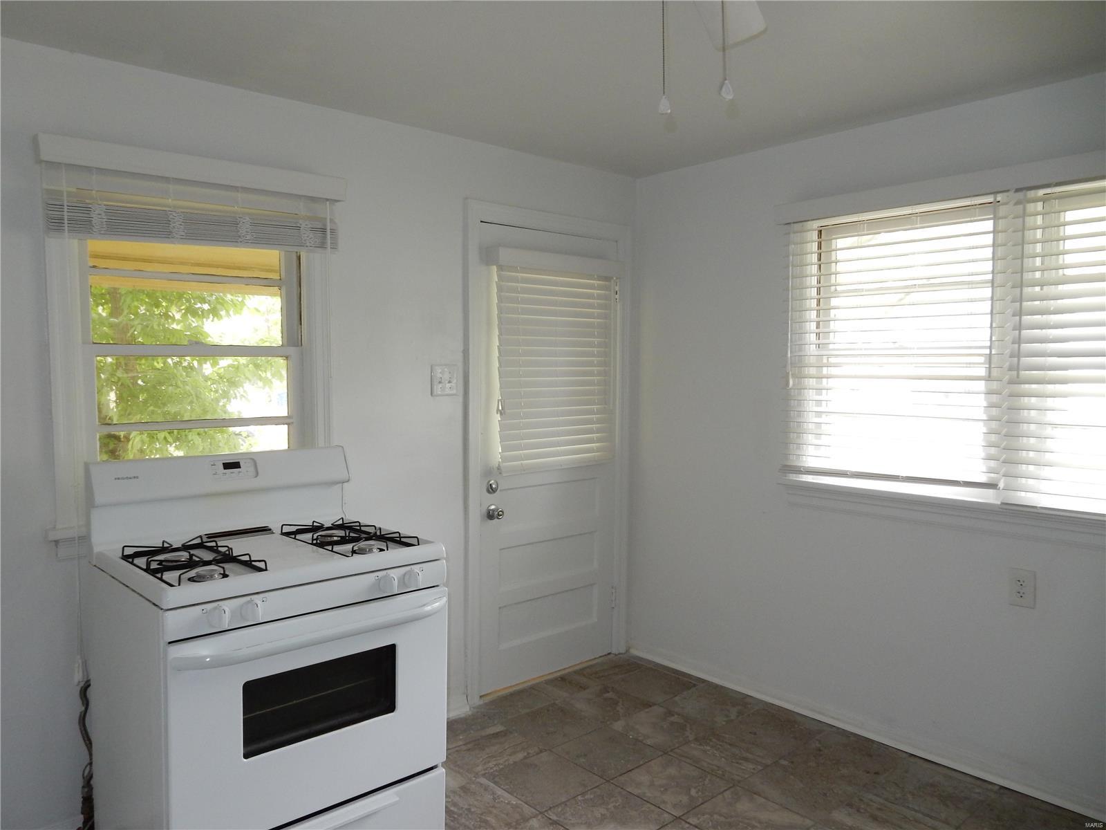 3735 Edmundson Road St. Louis, MO 63114 - Photo 9 of 13 Gallery Image 9