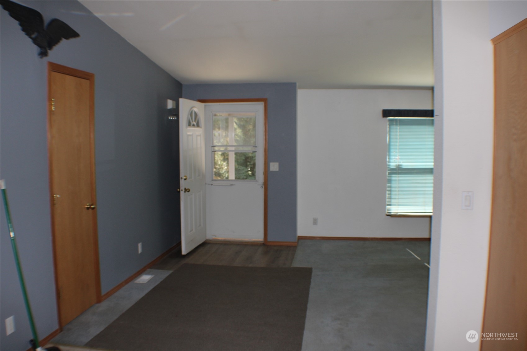 110 Bartroff Road Oroville, WA 98844 - Photo 22 of 38 an empty room with windows