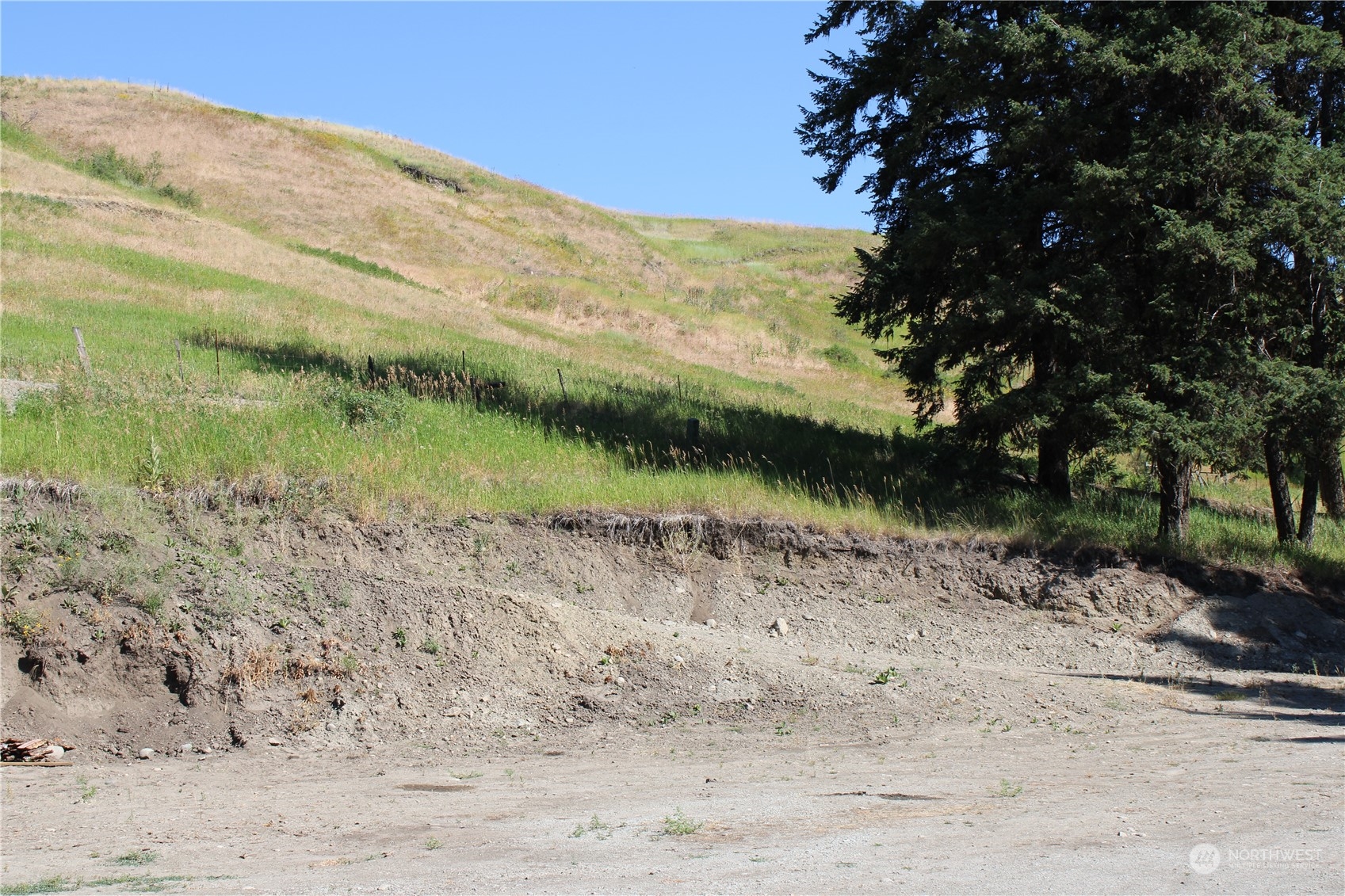 110 Bartroff Road Oroville, WA 98844 - Photo 29 of 38 a view of a lake with a mountain