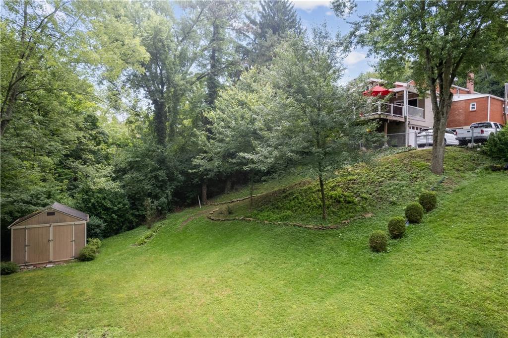 945 Roland Road Pittsburgh, PA 15221 - Photo 33 of 35