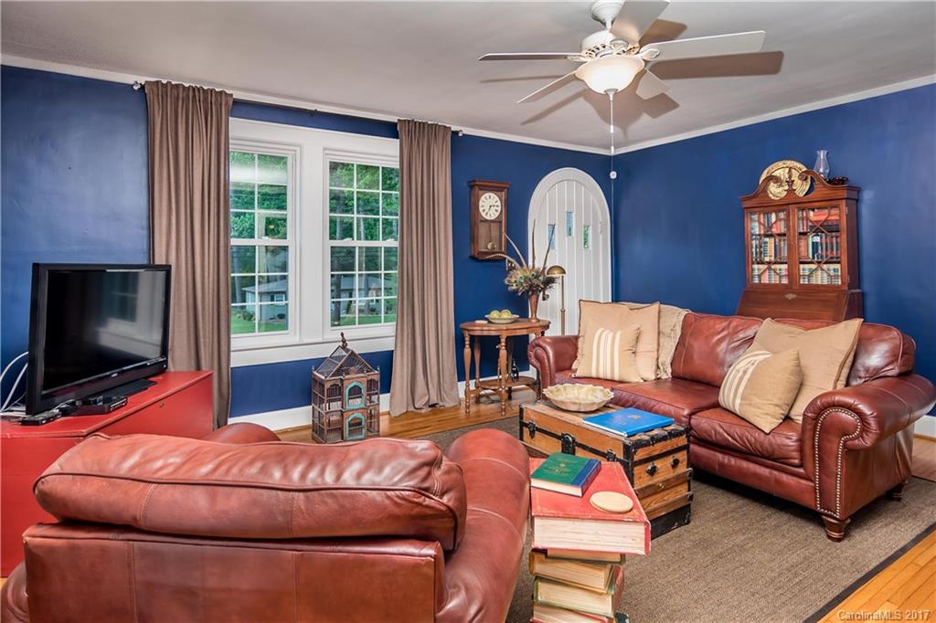 2046 Eaton Road Charlotte, NC 28205 - Photo 2 of 16 Gallery Image 2