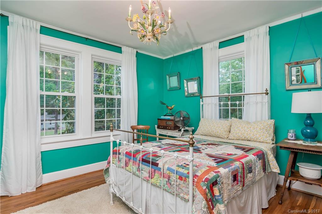 2046 Eaton Road Charlotte, NC 28205 - Photo 14 of 16 Gallery Image 14