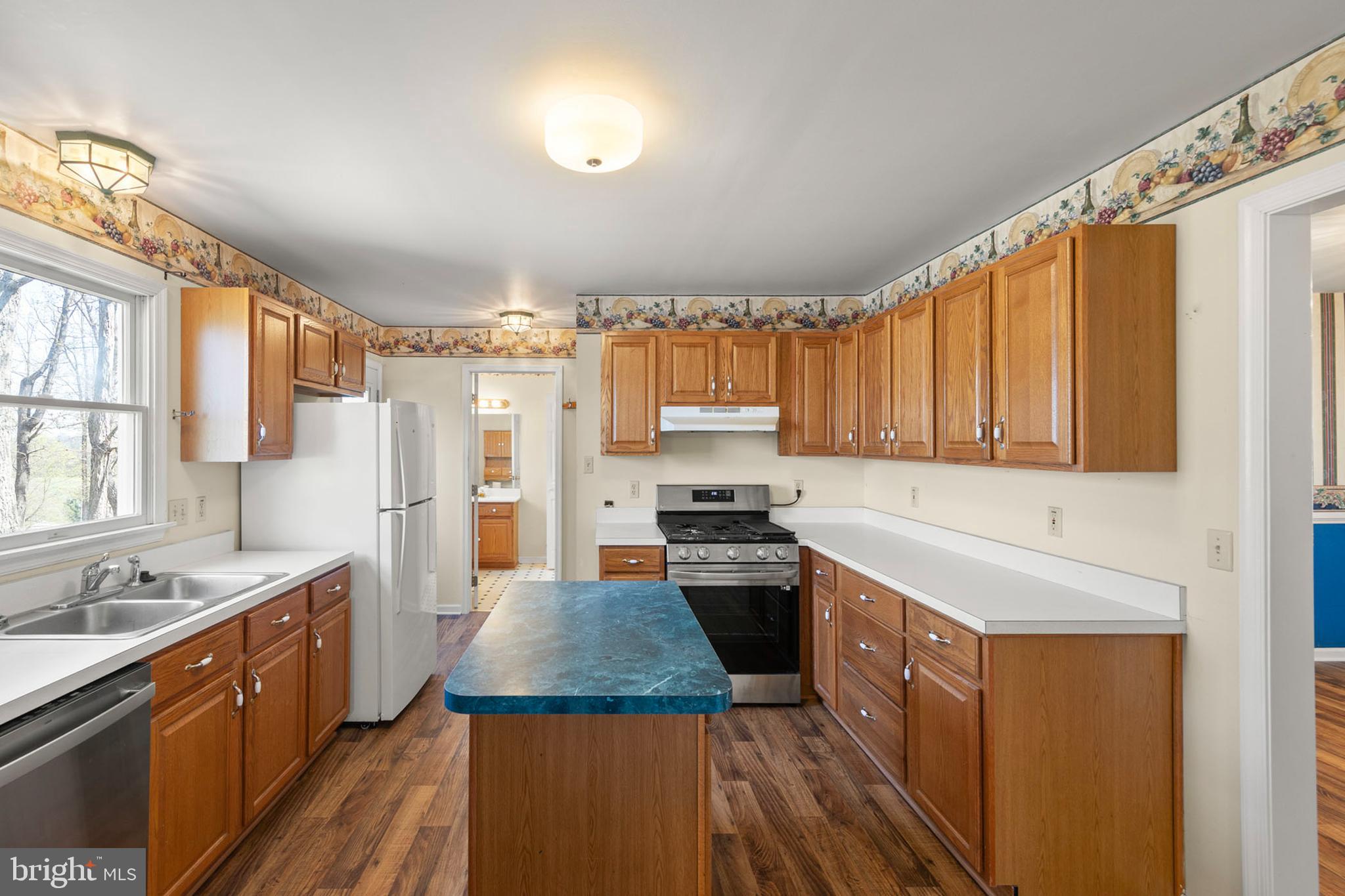 430 Babbs Mountain Road Winchester, VA 22603 - Photo 5 of 42 Gas cooking & center island