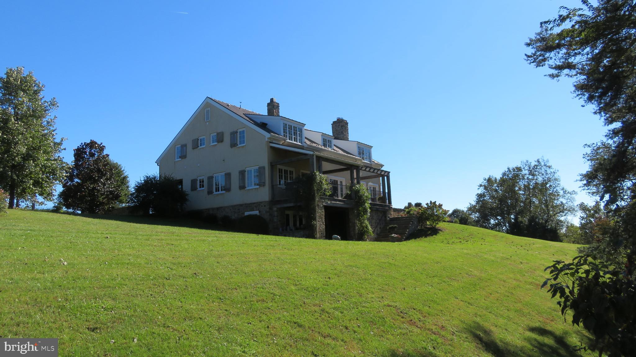 5790 Leeds Manor Road Hume, VA 22639 - Photo 18 of 61 Back facade of House