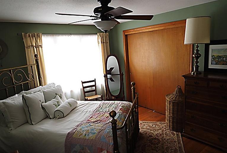 580 Lumbert Mill Road Centerville, MA 02632 - Photo 27 of 34 a bedroom with furniture and a window