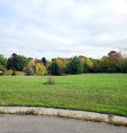 $49,500 | 2444 Shade Grove Drive, Flushing, MI 48433