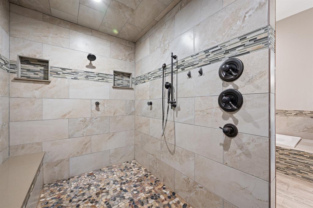 290 Barton Road Maypearl, TX 76064 - Photo 14 of 34