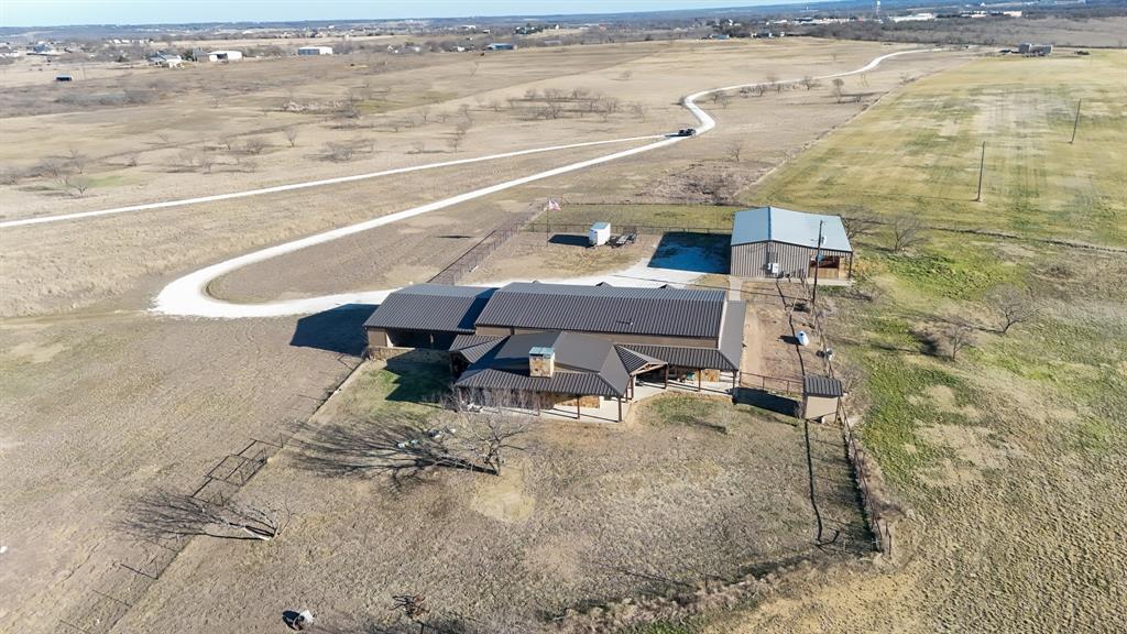 290 Barton Road Maypearl, TX 76064 - Photo 2 of 34