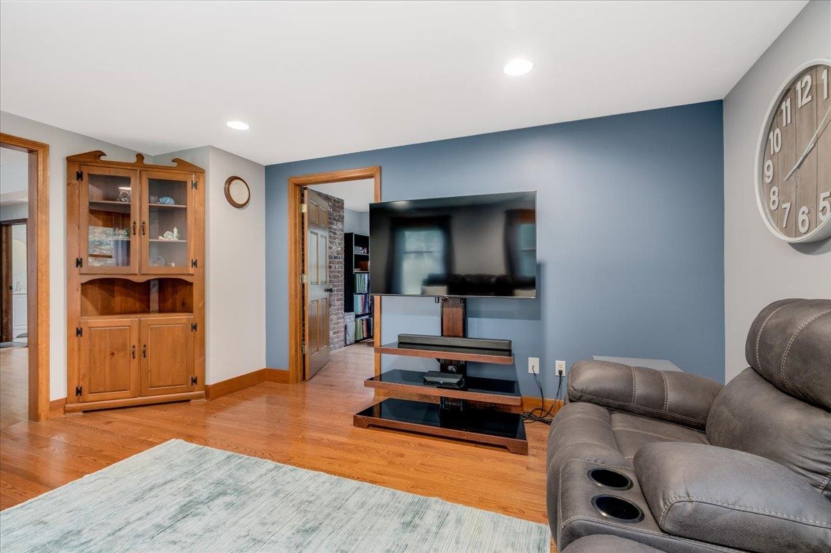 75 Lawrence Road Merrimack, NH 03054 - Photo 7 of 48