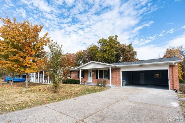 $329,000 | 210 San Jose Court, O'Fallon, MO 63366