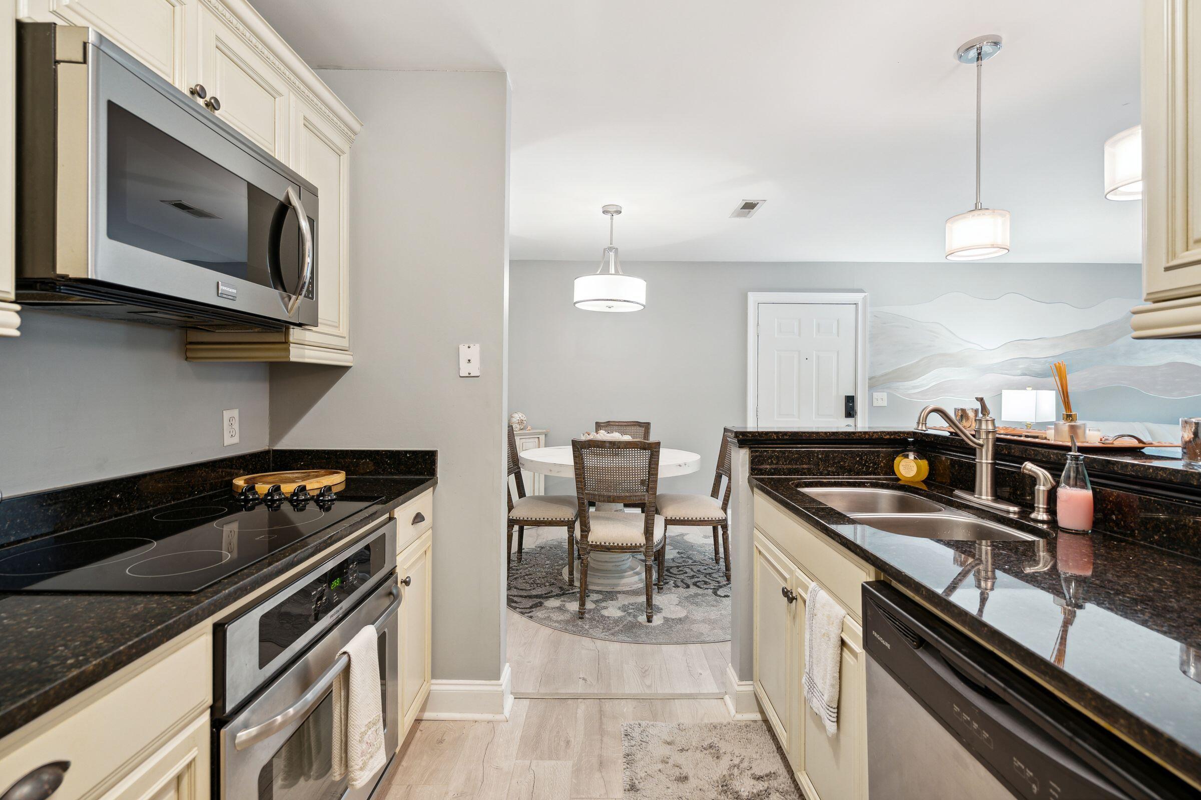 2011 North Highway 17, Unit 2300A Mount Pleasant, SC 29466 - Photo 11 of 31 2011NHighway17Unit2300A-KeenEyeMarketing