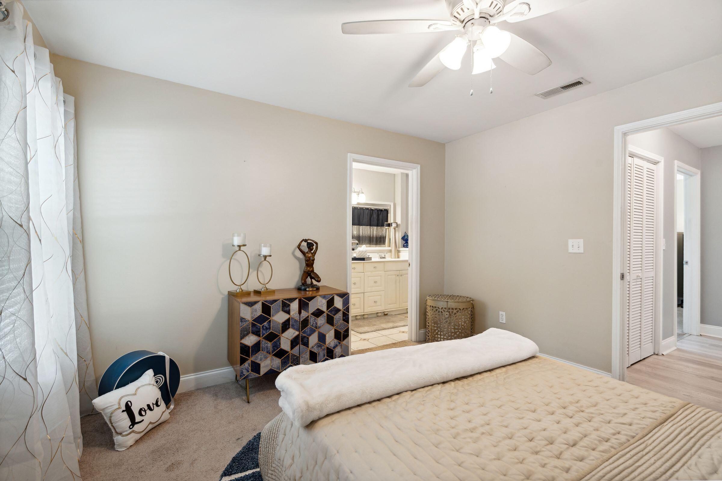 2011 North Highway 17, Unit 2300A Mount Pleasant, SC 29466 - Photo 16 of 31 2011NHighway17Unit2300A-KeenEyeMarketing