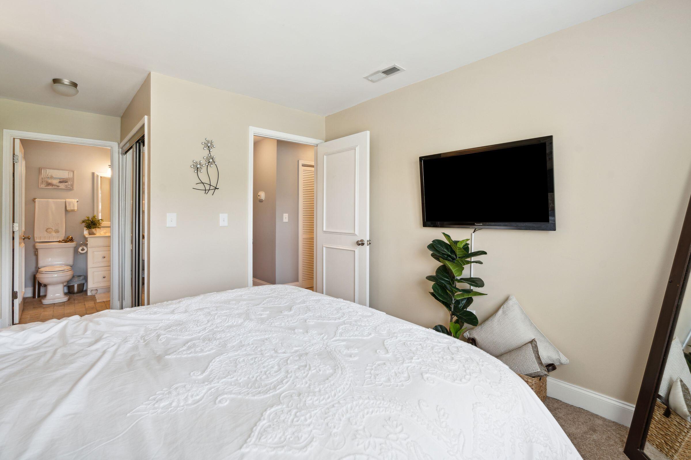 2011 North Highway 17, Unit 2300A Mount Pleasant, SC 29466 - Photo 21 of 31 2011NHighway17Unit2300A-KeenEyeMarketing