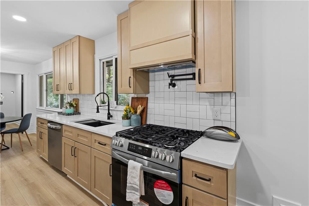 5253 Oxbow Road Stone Mountain, GA 30087 - Photo 9 of 103