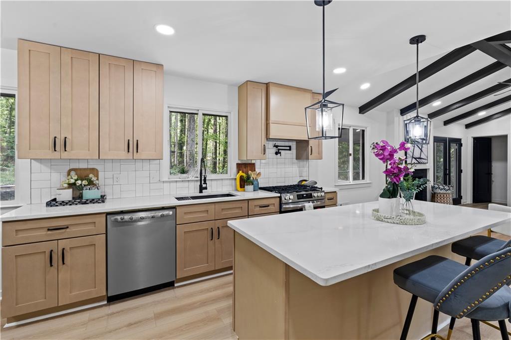 5253 Oxbow Road Stone Mountain, GA 30087 - Photo 10 of 103