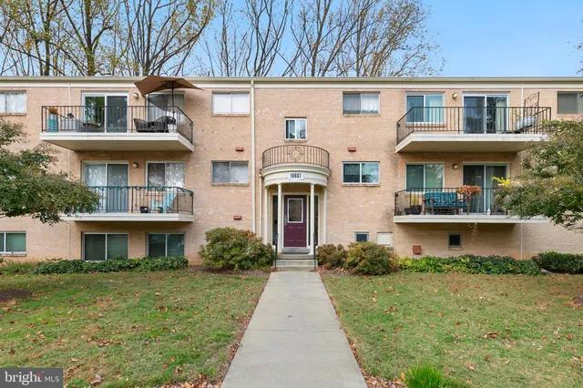 $350,000 | 10607 Montrose Avenue, Unit M202, Bethesda, MD 20814