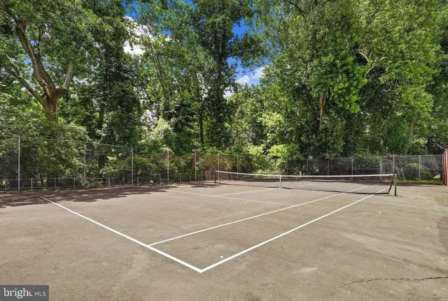 $350,000 | 10607 Montrose Avenue, Unit M202, Bethesda, MD 20814