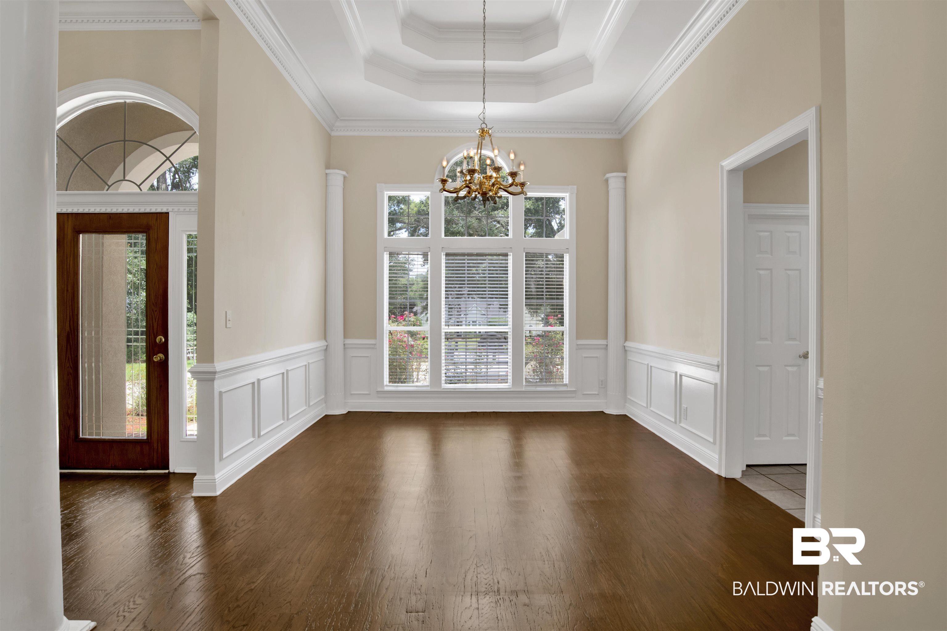 8847 Dawes Lake Road South Mobile, AL 36619 - Photo 33 of 47 Entrance foyer