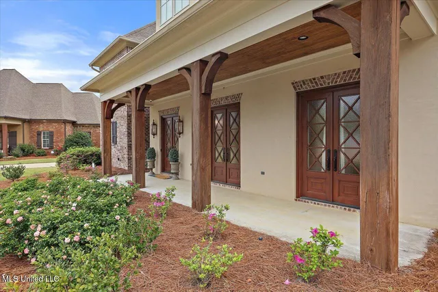 $975,500 | 204 St Charlotte Cove, Madison, MS 39110