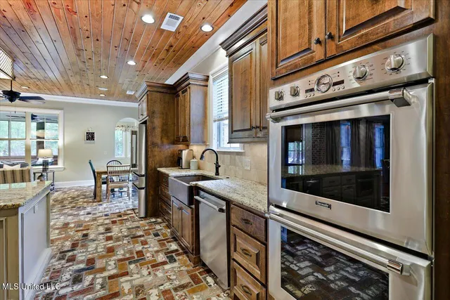 $975,500 | 204 St Charlotte Cove, Madison, MS 39110