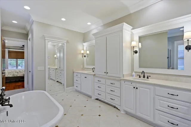 $975,500 | 204 St Charlotte Cove, Madison, MS 39110