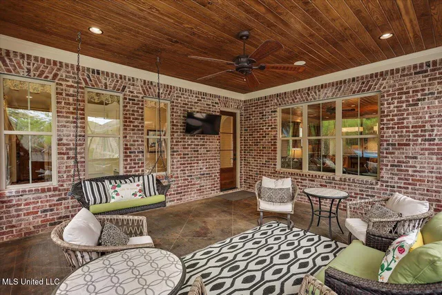 $975,500 | 204 St Charlotte Cove, Madison, MS 39110