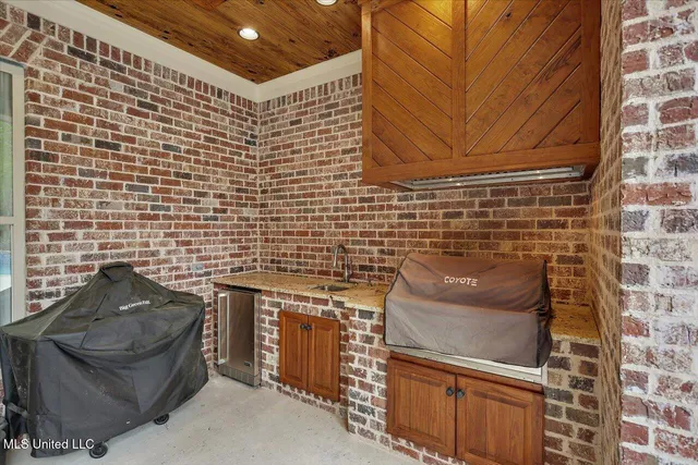 $975,500 | 204 St Charlotte Cove, Madison, MS 39110