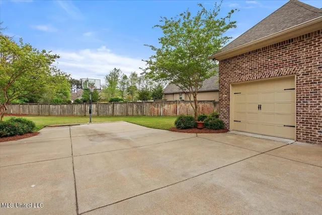 $975,500 | 204 St Charlotte Cove, Madison, MS 39110