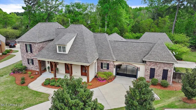 $975,500 | 204 St Charlotte Cove, Madison, MS 39110