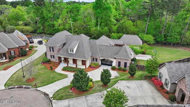 $975,500 | 204 St Charlotte Cove, Madison, MS 39110