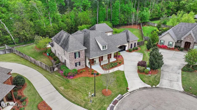$975,500 | 204 St Charlotte Cove, Madison, MS 39110