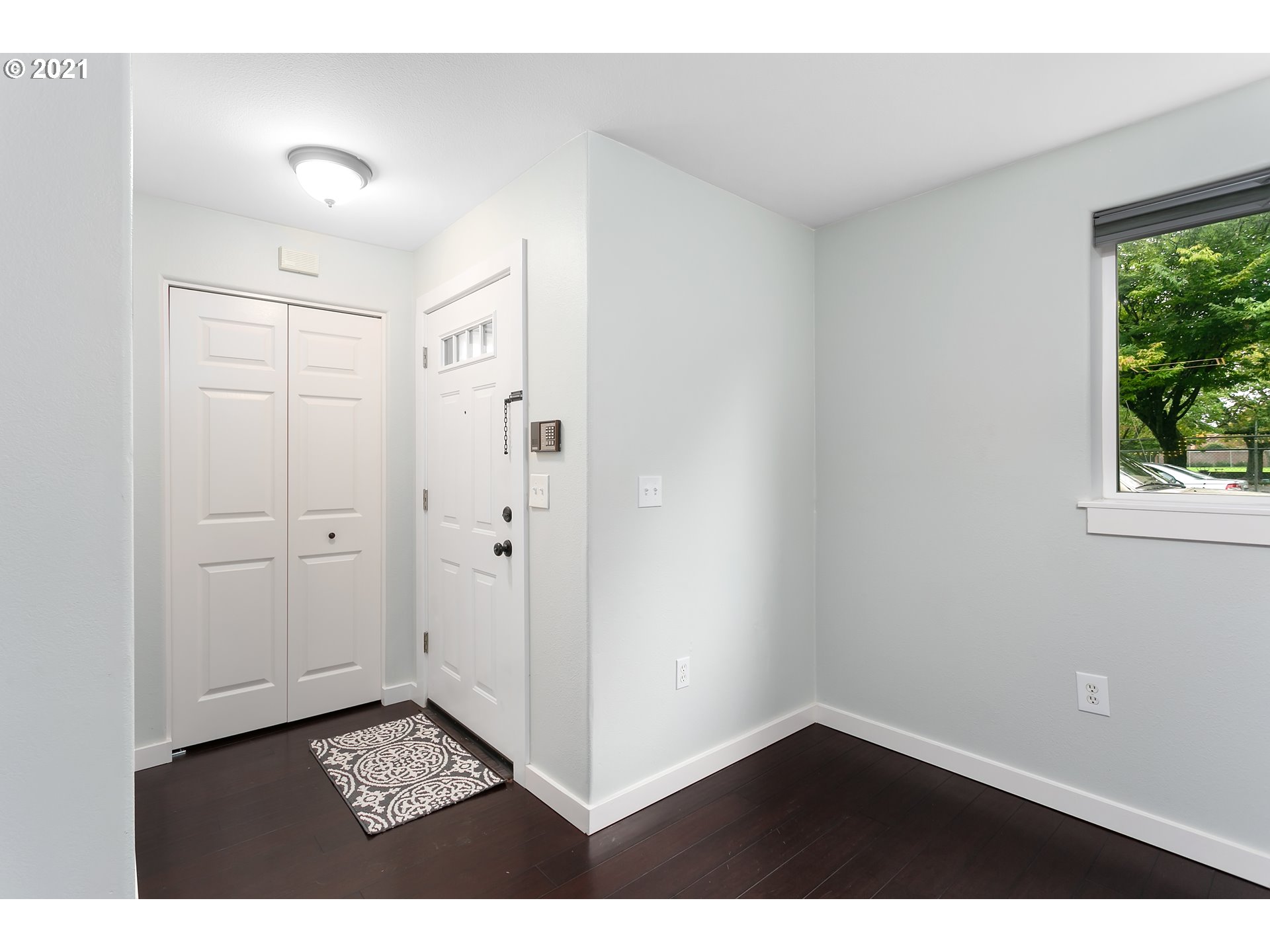 10345 Northeast Clackamas Street, Unit 2 Portland, OR 97220 - Photo 6 of 28 a view of an empty room