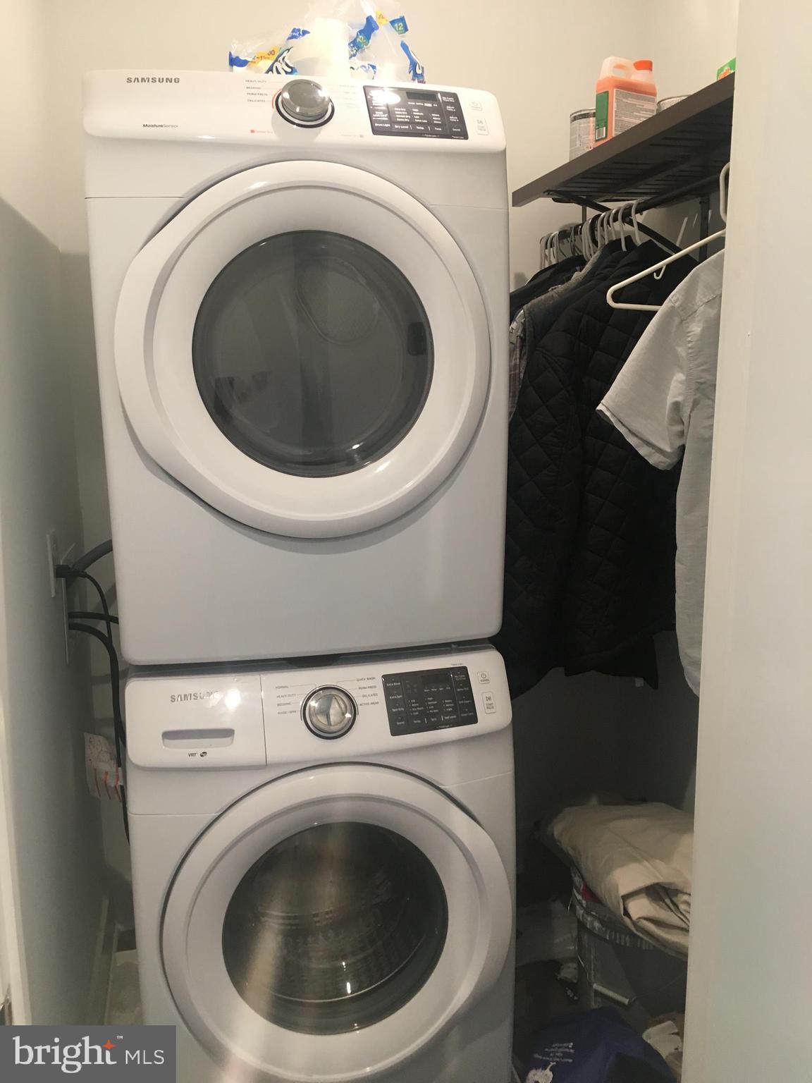 542 Pierce Street Philadelphia, PA 19148 - Photo 26 of 36 a utility room with dryer and washer