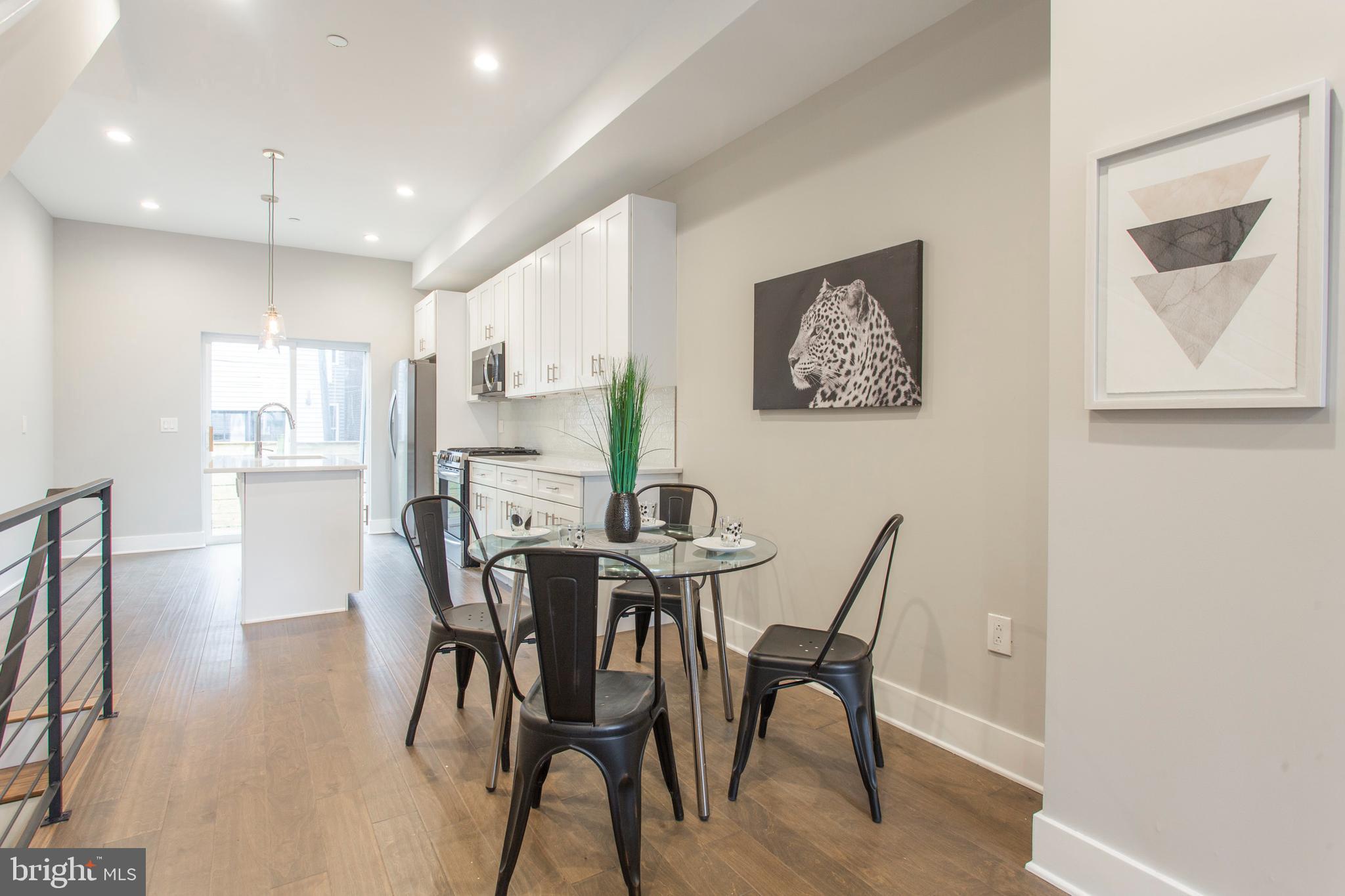 542 Pierce Street Philadelphia, PA 19148 - Photo 5 of 36 a view of a dining room with furniture