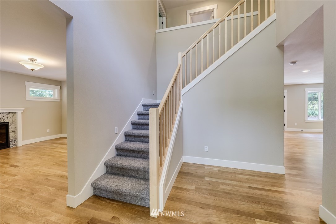 34722 Pilot Point Road Northeast Kingston, WA 98346 - Photo 5 of 25 Gallery Image 5