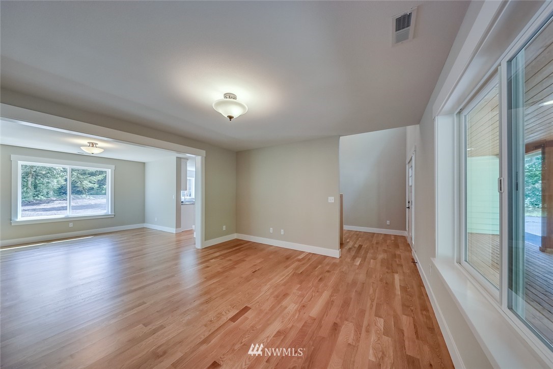 34722 Pilot Point Road Northeast Kingston, WA 98346 - Photo 7 of 25 Gallery Image 7